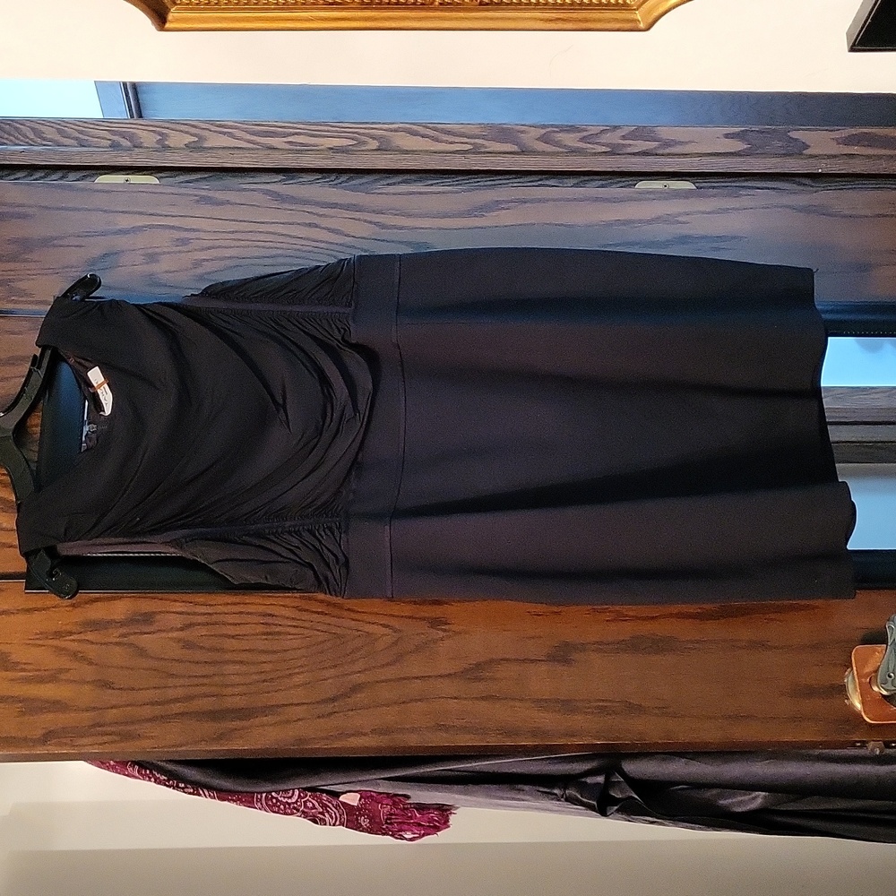 Tahari black knee length rouched top fitted dress